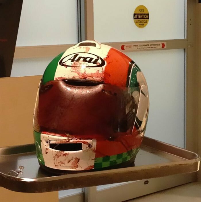 Берегите голову: пострадавшие в авариях поделились фотографиями шлемов, спасших им жизнь