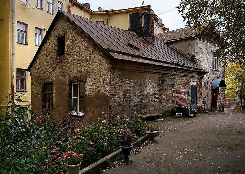 На Авито, за 11 миллионов рублей выставлен в продажу самый старый дом России "Дом горожанина", построенный предположительно в XVI веке
