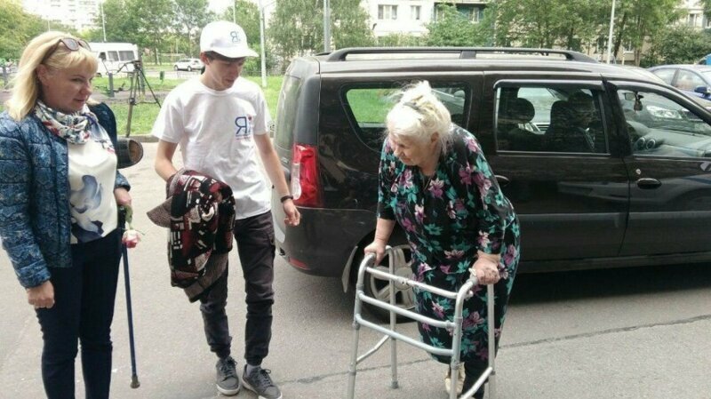 Она жила на балконе, потому что не было денег