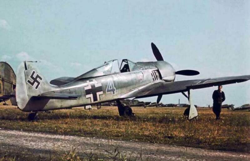 Боевые самолёты. Такой ненужный истребитель FW-190