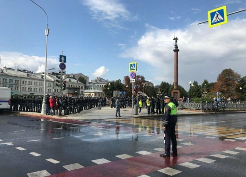 Шоу не продолжится: провокации на митинге провалились