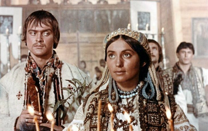 «Тени забытых предков» (1964 год) и «Цвет граната» (1969 год), режиссер — Сергей Параджанов