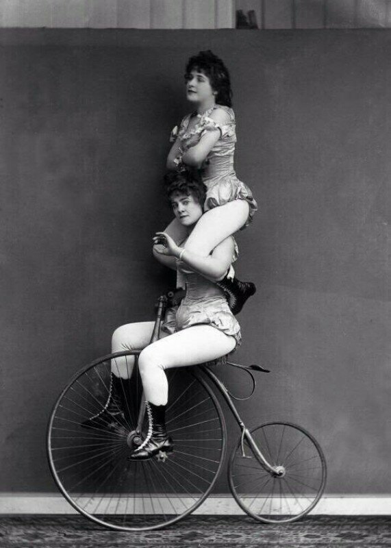 Цирковые акробатки. 1891г.