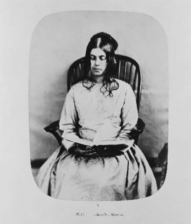 Элайза Кемплин, поступила в 1857 году с "острой манией"