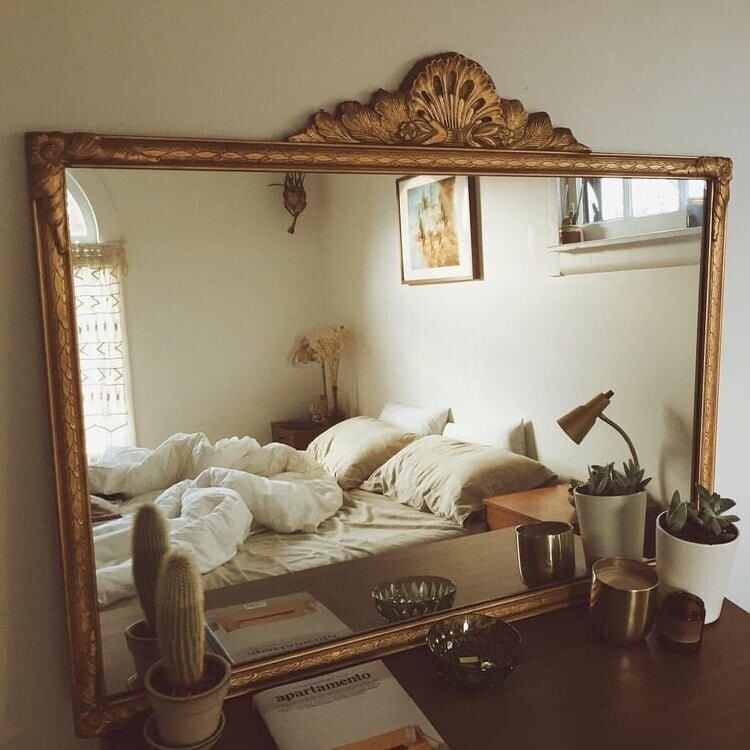 Почему нельзя размещать зеркало в спальне