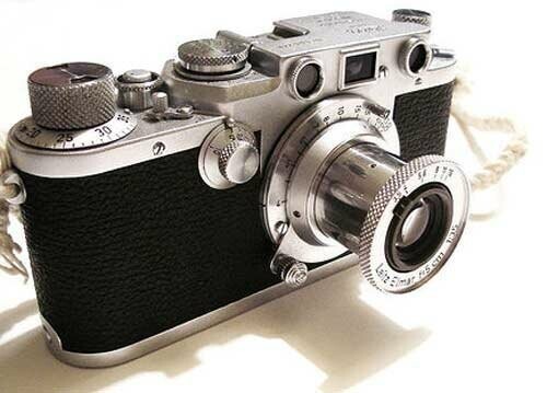 Это фотоаппарат Leica IIIf.