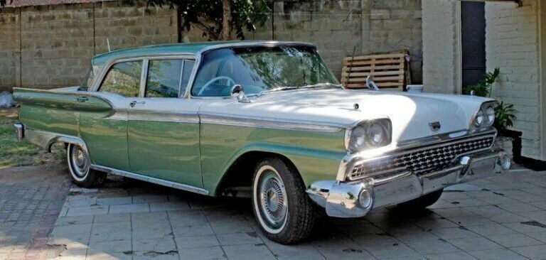 Однако если посмотреть на Ford 59, то придётся признать, что ничего такого оригинального в дизайне «Чайки» не было.