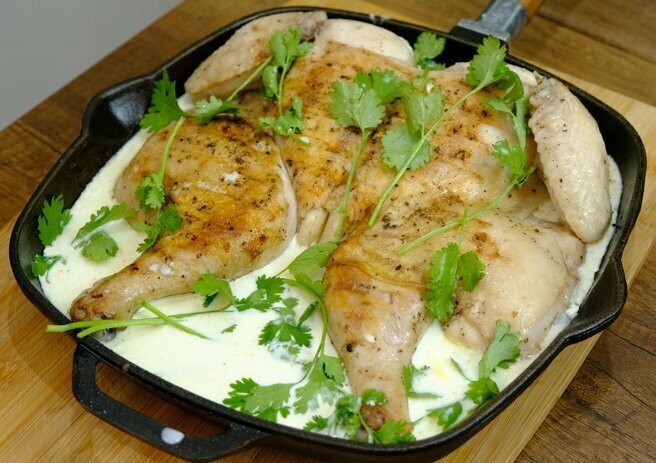 Вырезаем курице хребет – это блюдо поразит сочностью, вкусом и при этом простотой ингредиентов