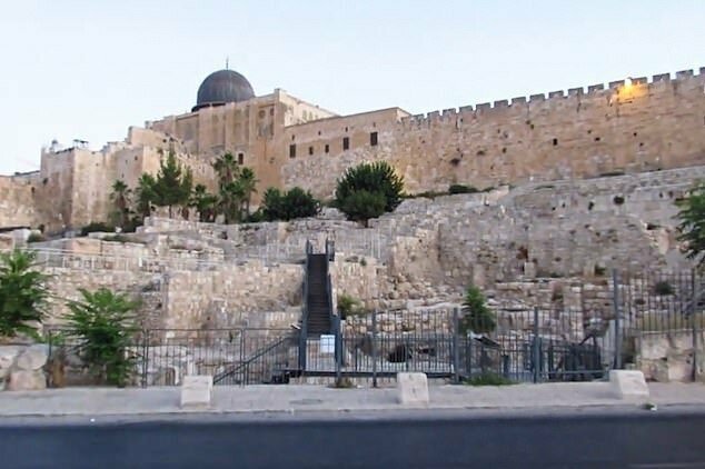 Храмовая гора в течение тысяч лет почитается евреями, христианами и мусульманами как святое место