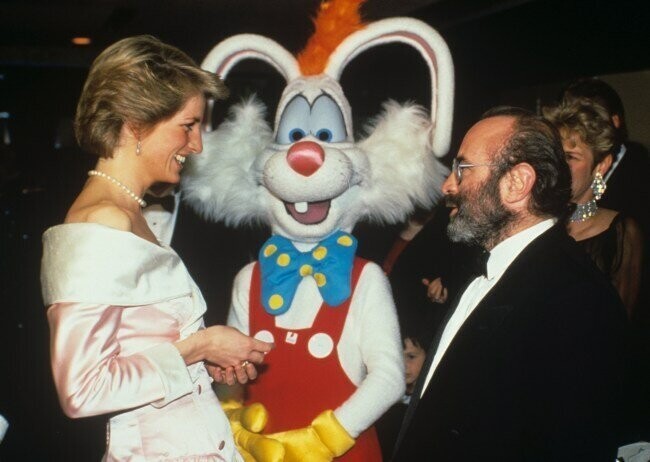 Боб Хоскинс и Принцесса Диана на премьере фильма. Лондон, 1988