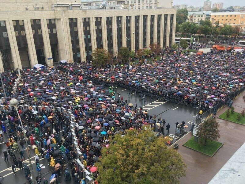 Бузова оказалась умнее вас и не пошла на протесты