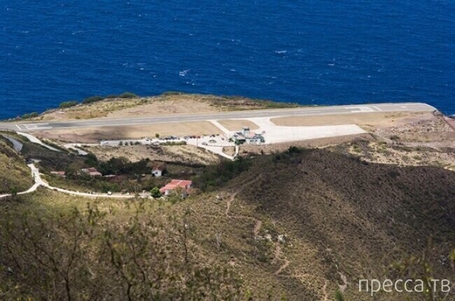 Аэропорт Juancho E. Yrausquin, остров Саба в Карибском море 