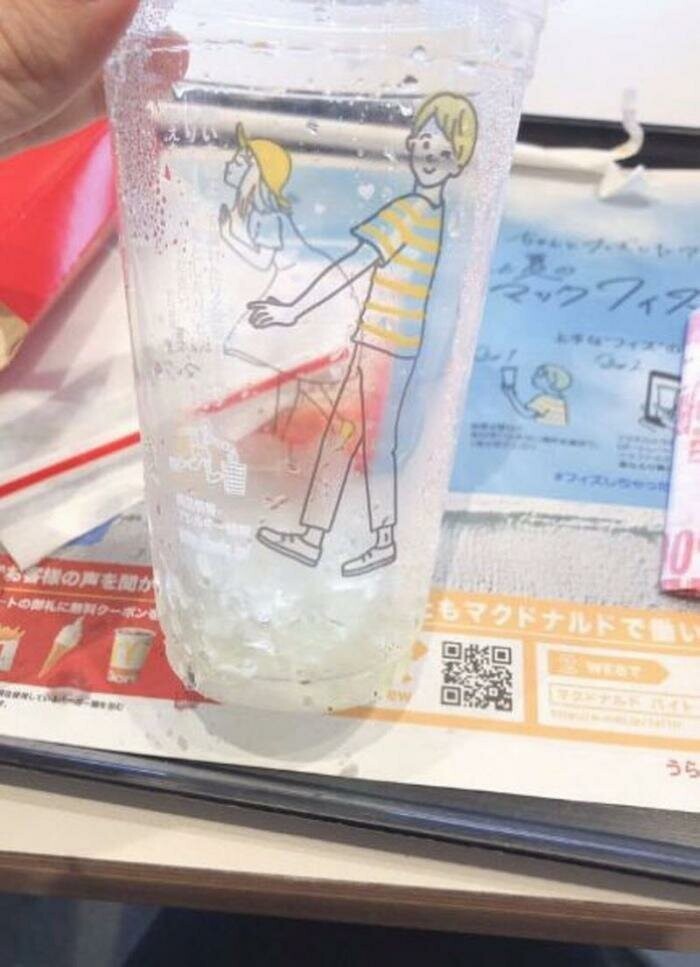 Как японцы приукрасили стаканы из Макдональдс