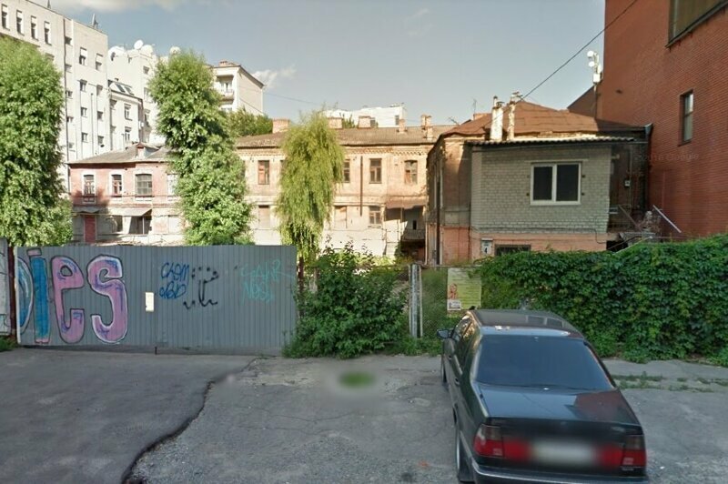 Скриншот из гугломапа. Что было на этом месте раньше.