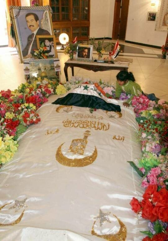 И казненные президенты. Саддам Хусейн, похоронен в деревне Уджа рядом с Тикритом
