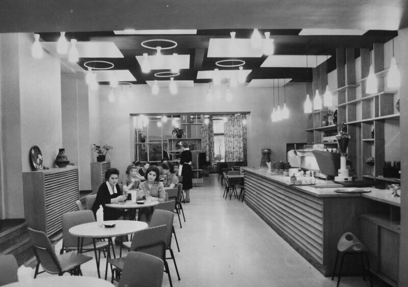 Молодежное кафе в Москве. 1960-е