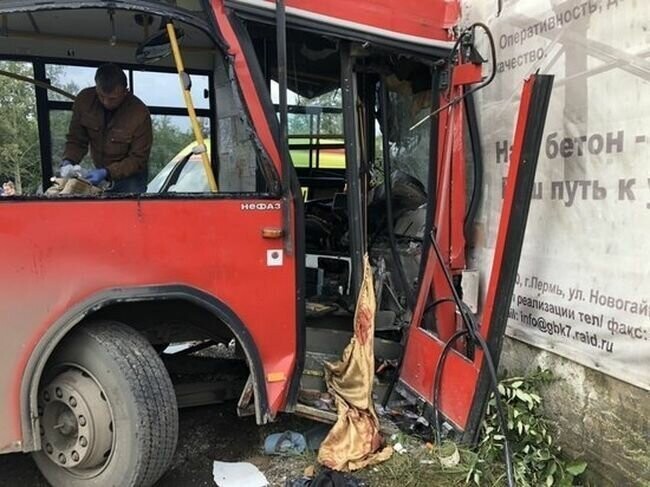 Такси спровоцировало смертельное ДТП в Перми