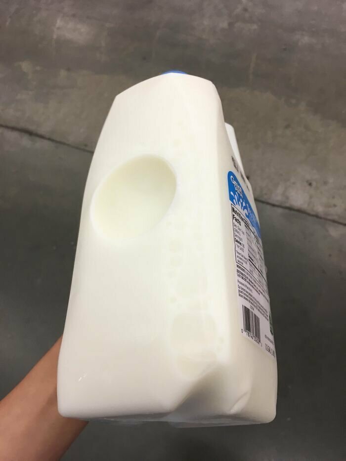 3. "Для чего нужна эта лунка на упаковках молока?"