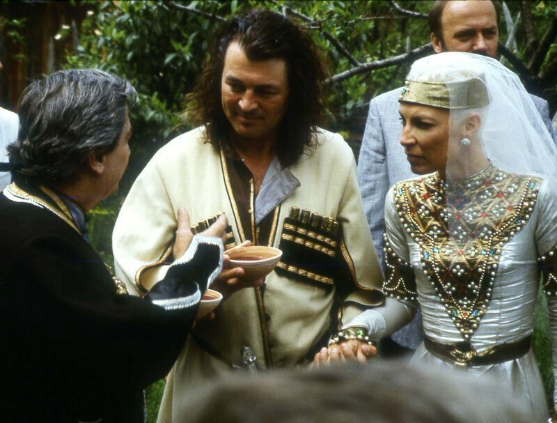 Иан Гиллан (вокалист Deep Purple) и его жена Брон на церемонии венчания в Тбилиси, 1990 год, Грузинская ССР