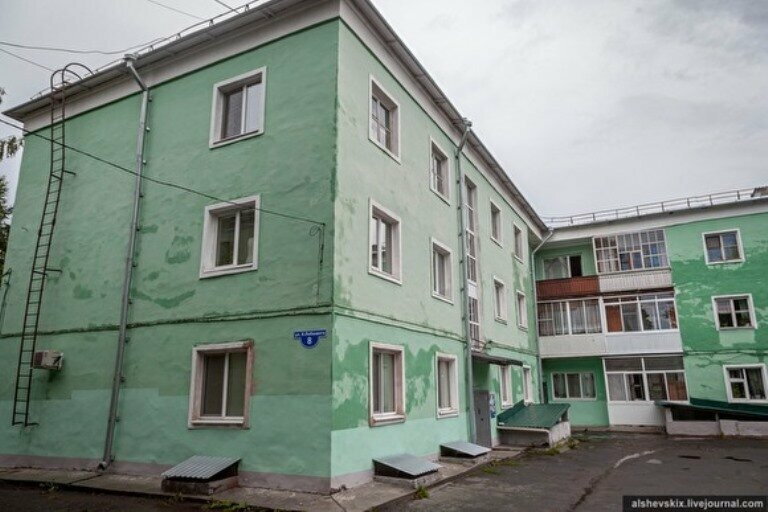 В этом доме в уральском городе Верхняя Салда жил миллиардер и меценат Владислав Тетюхин