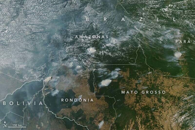 NASA поделилось снимками из космоса горящих лесов Амазонии