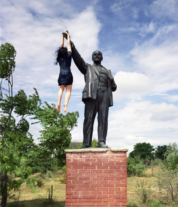 Нестандартные фотографии с памятниками