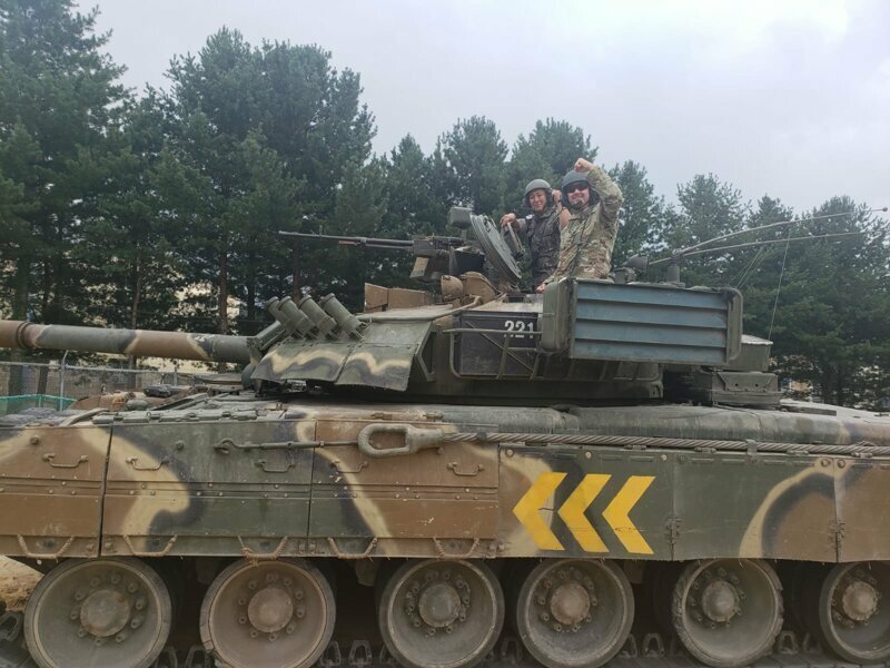 «Редкий зверь»: американские военные прокатились на советских танках Т-80