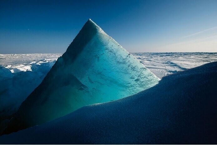 Нагромождение льдин в Северном Ледовитом океане. За 30 лет Мартин отснял около 300,000 фотографий и 32 документальных фильма.