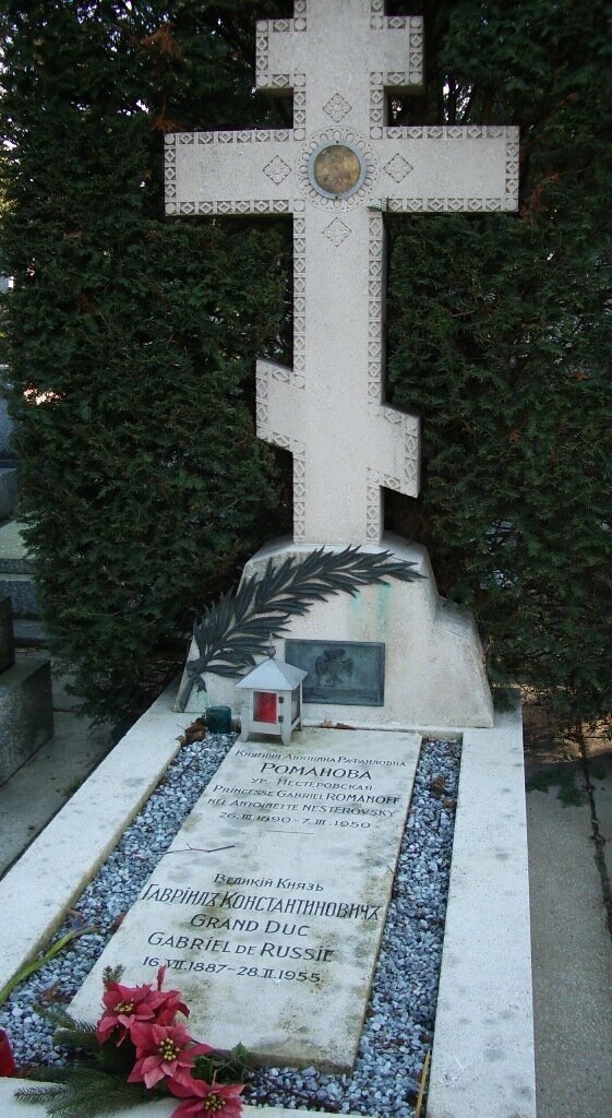 Франция. Кладбище Сент-Женевьев-де-Буа. Здесь находится самое большое русское захоронение во Франции
