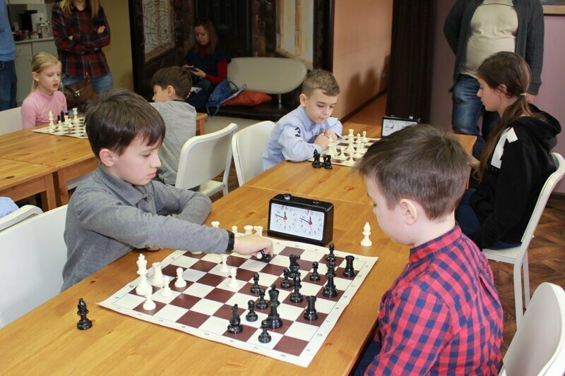 С 1 сентября учащихся младших классов в обязательном порядке будут обучать игре в шахматы