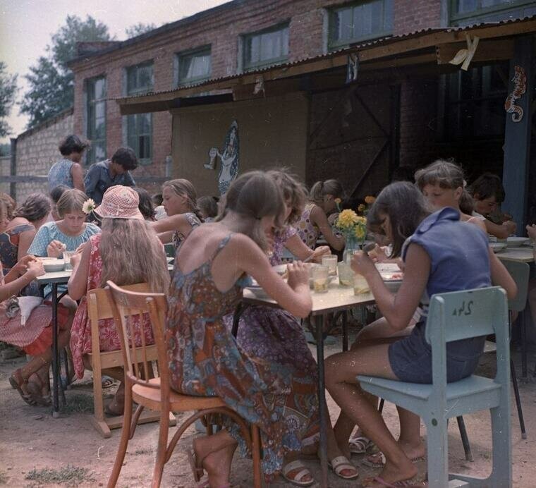 Как отдыхали советские дети — пионерлагеря «КАМАЗа» (исторический фоторепортаж)