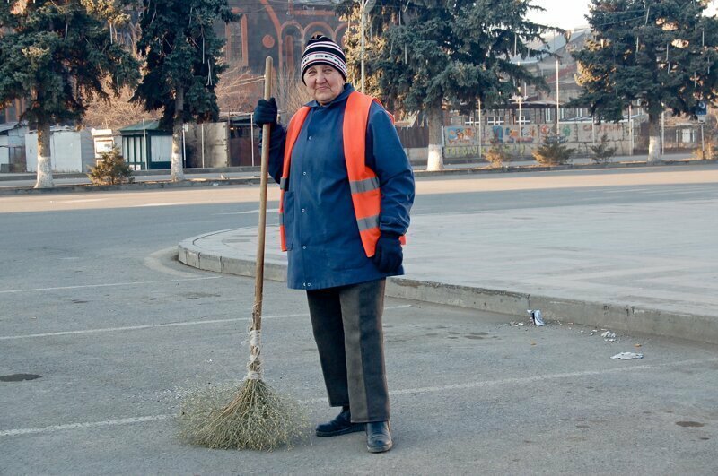 Дворничиха взяла кредит на 2 миллиарда рублей. И не вернула