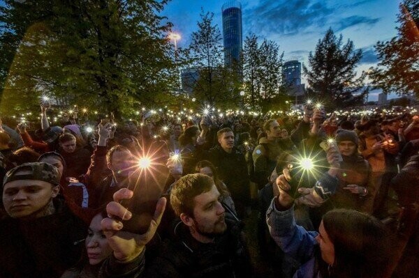 "Мир ужасных дорог, ветхих зданий и плохой медицины". Американцев снова пугают Россией