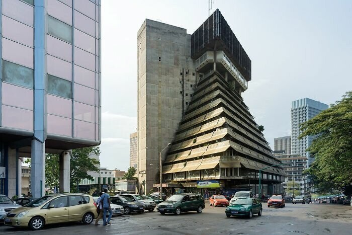 Афро-модернистская архитектура