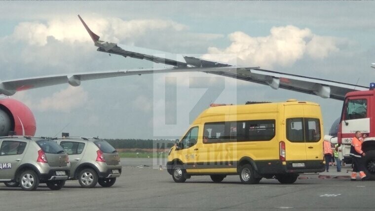 В Шереметьево столкнулись крыльями два самолета