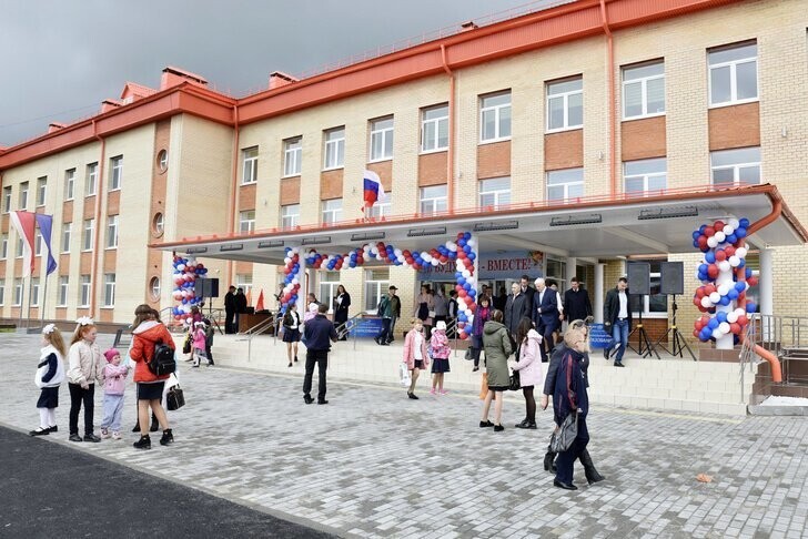 2. В Тюменской области открылись новые школы