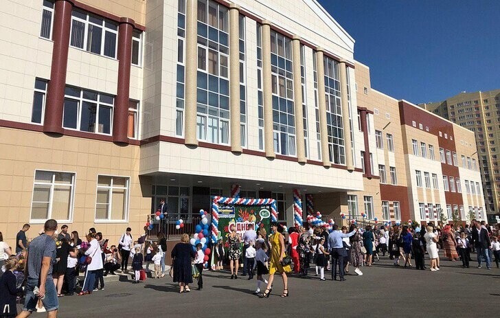 14. Крупнейшая на Ставрополье школа открылась в День знаний  