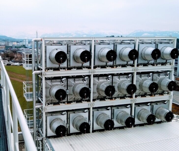 В Швейцарии построили завод, который «высасывает» углекислый газ прямо из воздуха