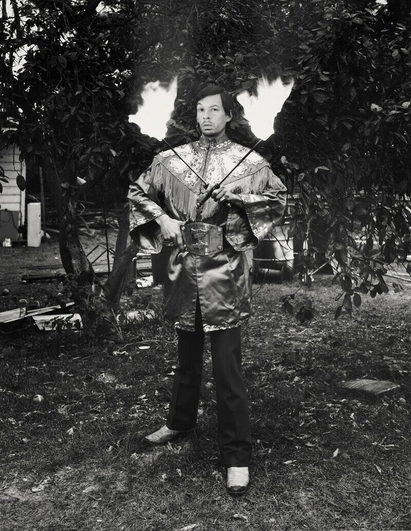 Фред Луччино, пожиратель огня, Гибсонтон, Флорида, 1975.