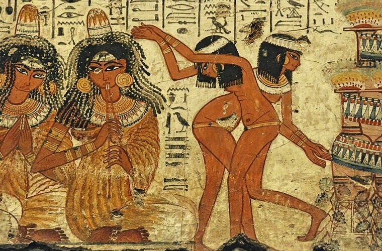 Древний Египет: презерватив, смола  А также крокодилий помет, медовый отвар акации, кислое молоко, хлопковое волокно, колпачки из кишок животных, магия