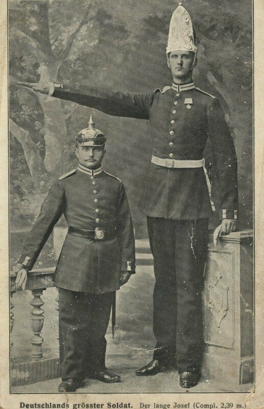 Йозеф был самым высоким солдатом Германской армии. Его рост составлял 2 метра 40 сантиметров, фото 1900-х гг.