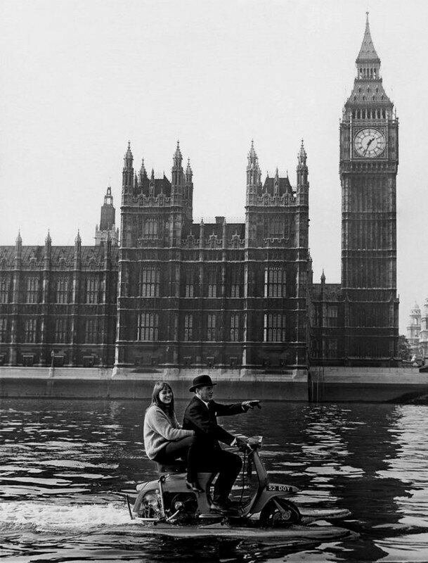 Прогулка по Темзе на мотороллере, Лондон, 1960-е
