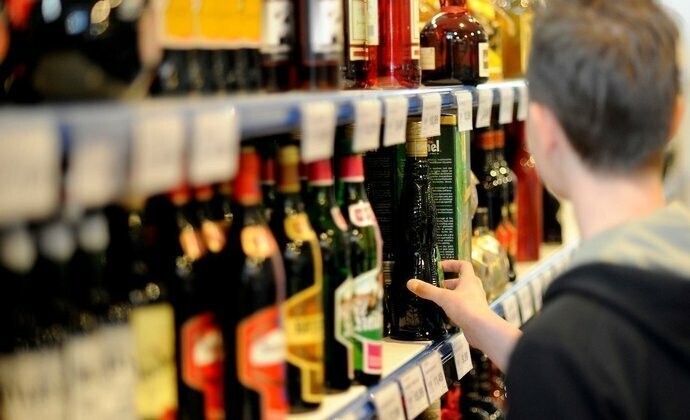 Для покупки алкоголя в Москве со следующего года не потребуют паспорт