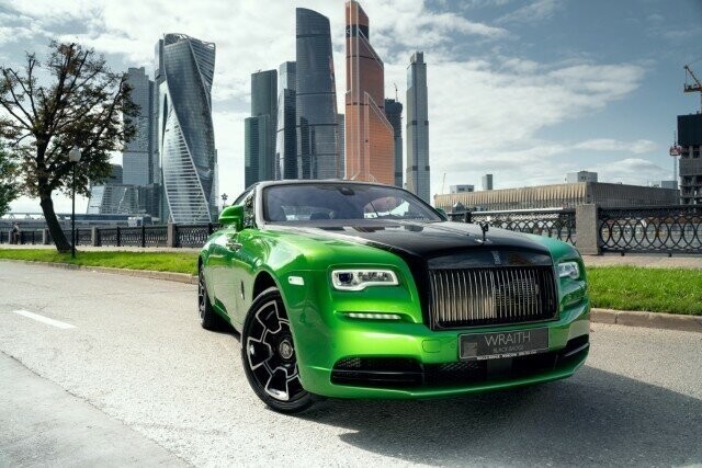 В Rolls-Royce представили машину «специально для москвичей»