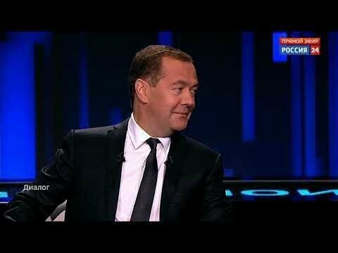 Медведев отменил 8 часовой рабочий день 