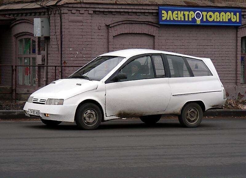 ВАЗ-2113 с кузовом минивэн: необычная самоделка из Ивановской области