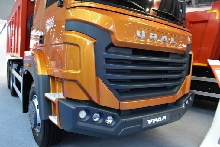 «Урал» продемонстрировал новый бескапотный грузовик