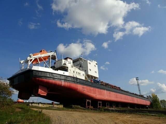В Нижегородской области спустили первый переделанный из танкера сухогруз