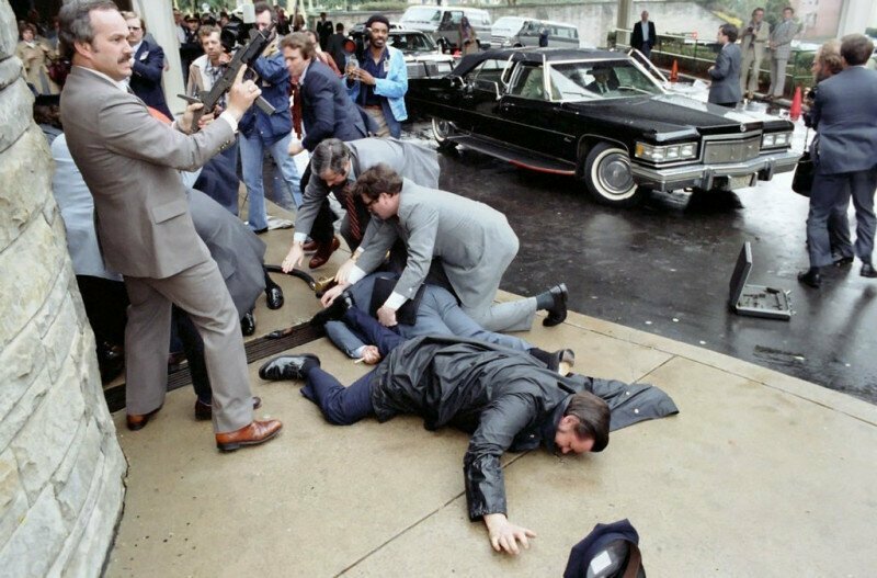 В момент покушения на Рональда Рейгана. 30 марта 1981 года