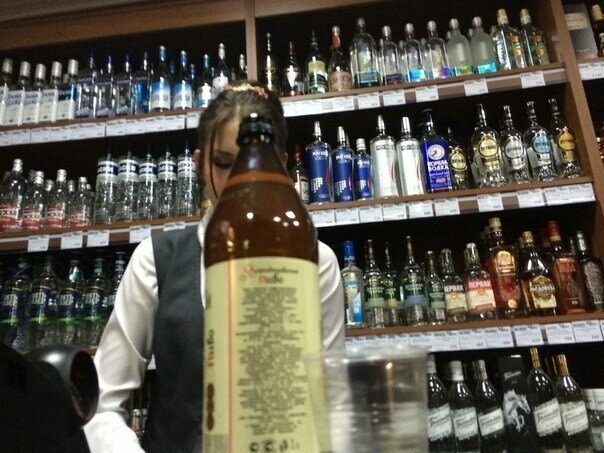 Депутаты Госдумы предложили запретить продажу алкоголя в небольших барах